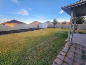 المنطقة المحيطة بالمنشأة