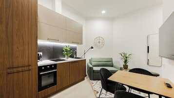 Refrigerador, microondas, horno y lavavajillas