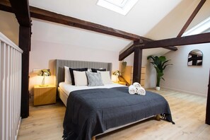 Iron/ironing board, WiFi, bed sheets - Spacious 3-Bed Retreat | Modern & Super Central (Greater Manchester)