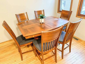 Dining - Enjoy the entire main level of this Historic Victorian duplex form the 1800's. Located in the heart of Cambridge. Unwind in private 4 person sauna, qking size beds, quaint front porch and fully stocked kitchen. Walk to everything in town. (Cambridge)