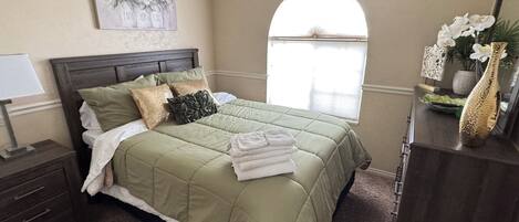 Tabla de planchar con plancha, cuna de viaje y wifi gratis