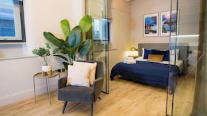 2 chambres, fer et planche à repasser, Wi-Fi, draps fournis