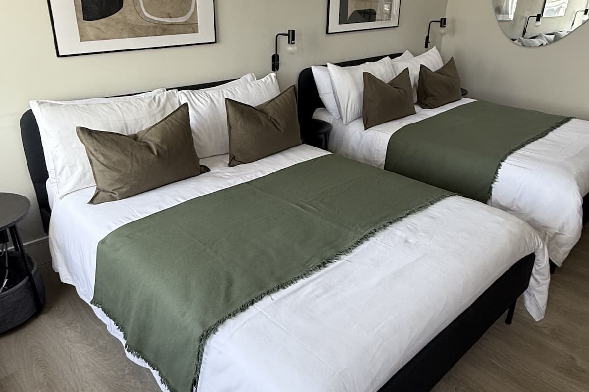 Doppel- oder Zweibettzimmer, Stadtblick