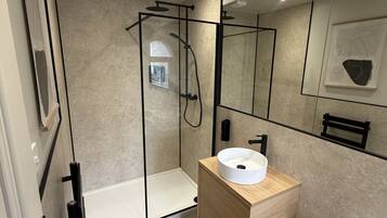 Deluxe Double Room, Garden View | Blackout drapes, iron/ironing board, free WiFi