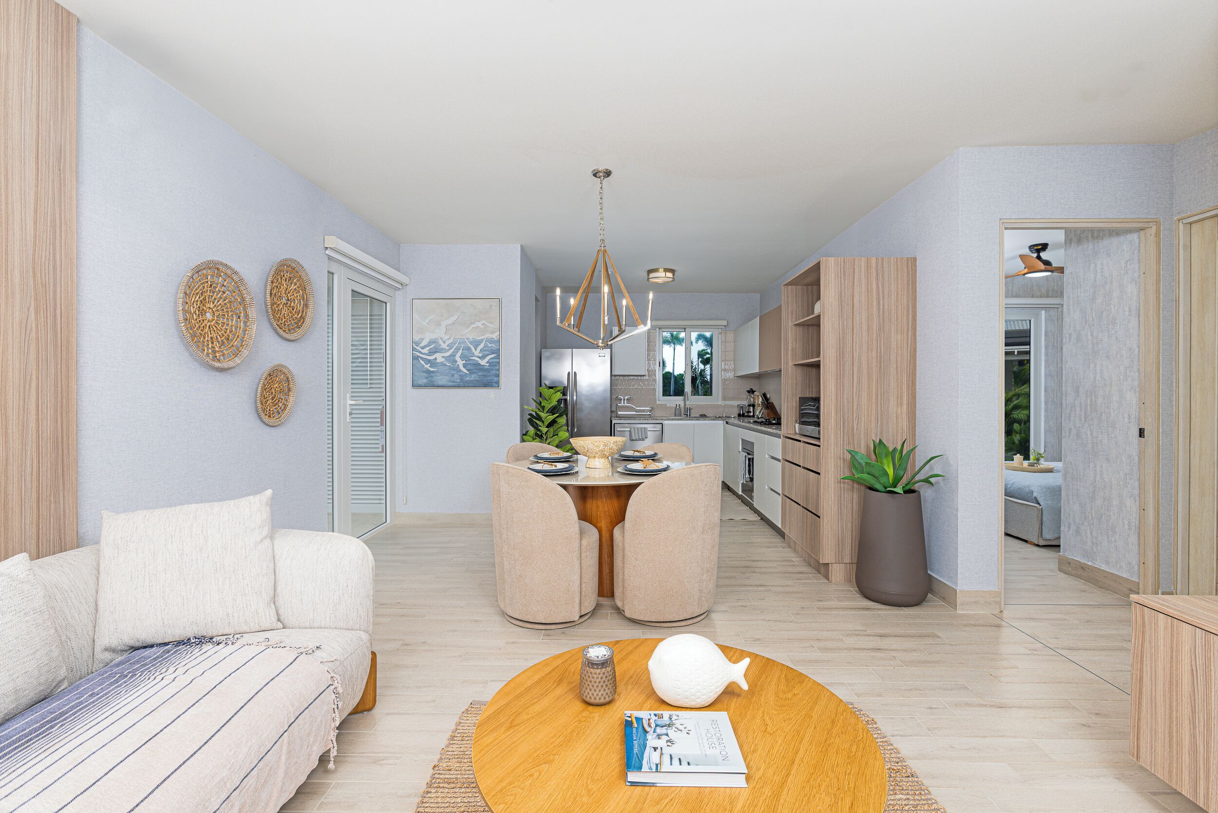 Villa, vistas al mar | Zona de estar | Televisión LED de 50 pulgadas con canales por cable