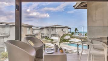 Deluxe Villa, Sea View | Balcony