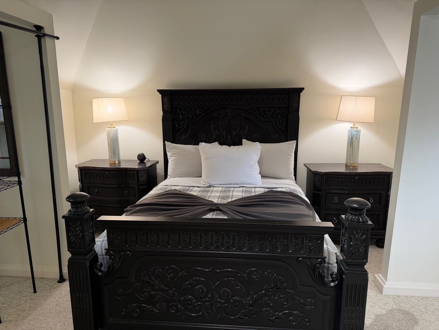 Fer et planche à repasser, Wi-Fi gratuit, draps fournis