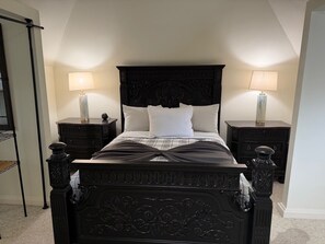 Een strijkplank/strijkijzer, gratis wifi, beddengoed