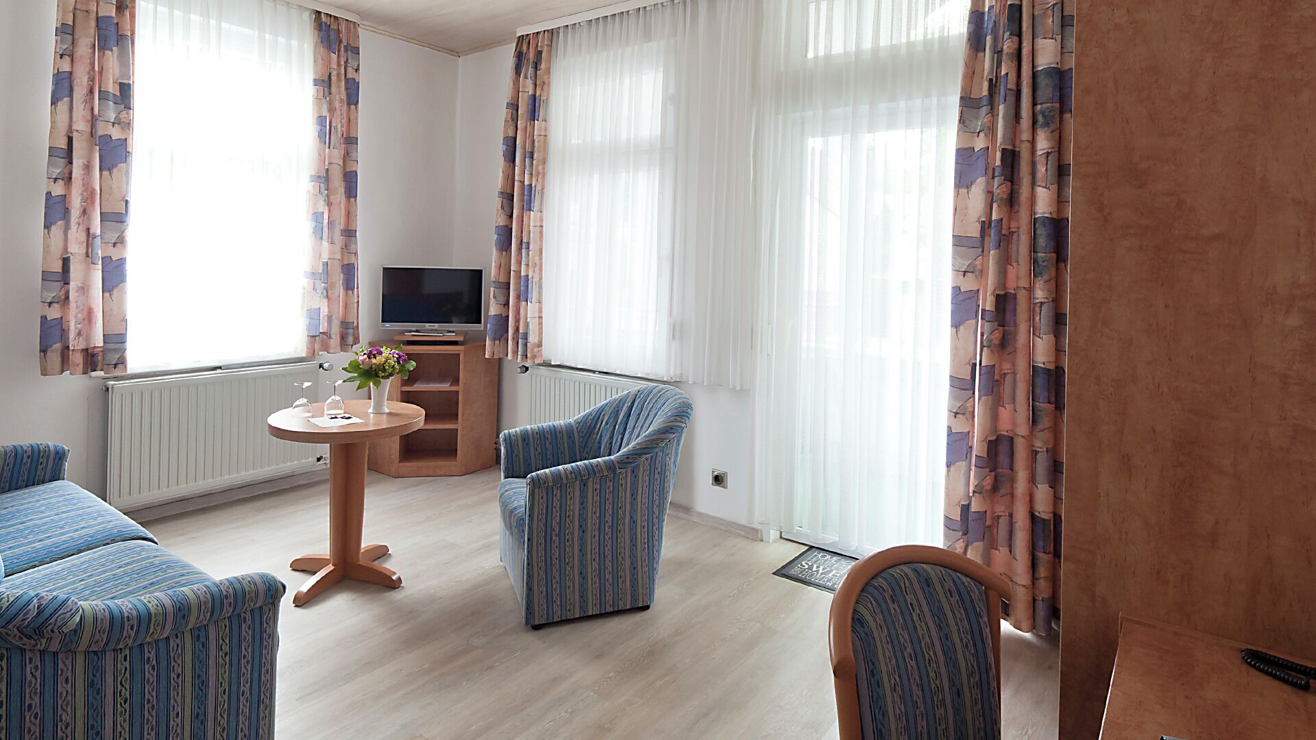 Coffres-forts dans les chambres, bureau