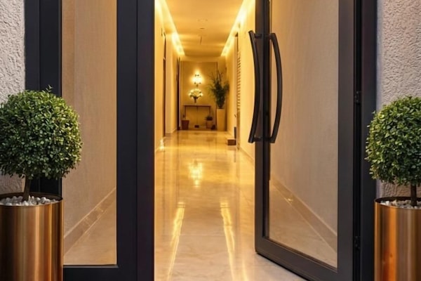 Pintu masuk hartanah