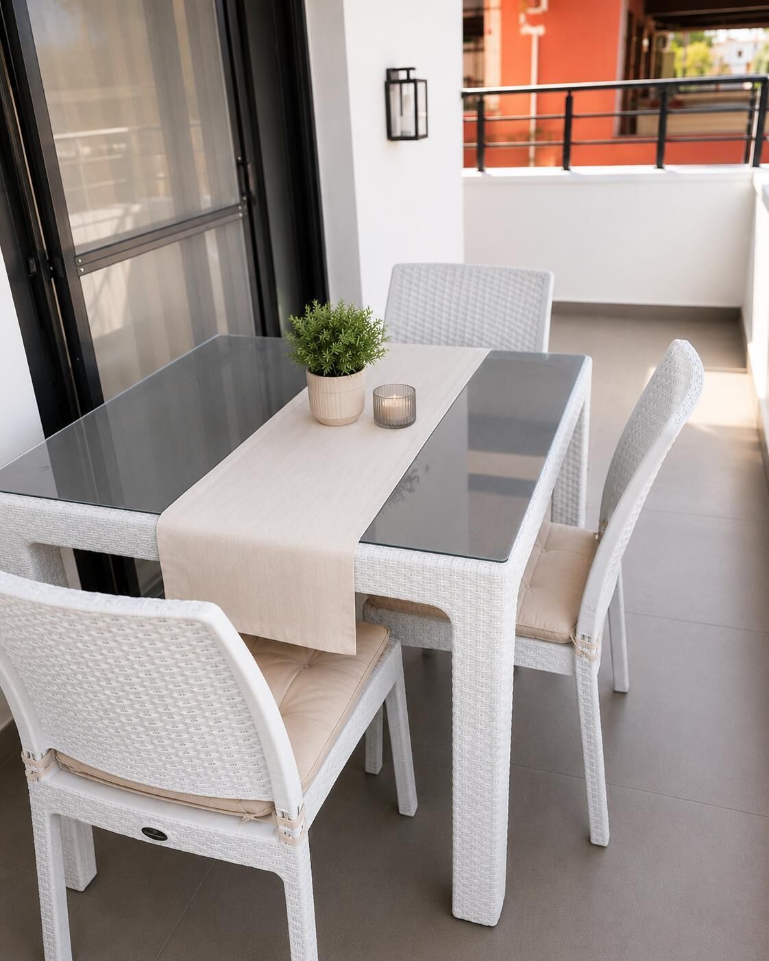Suite Deluxe | Coin séjour | TV connectée de 43 pouces avec chaînes thématiques