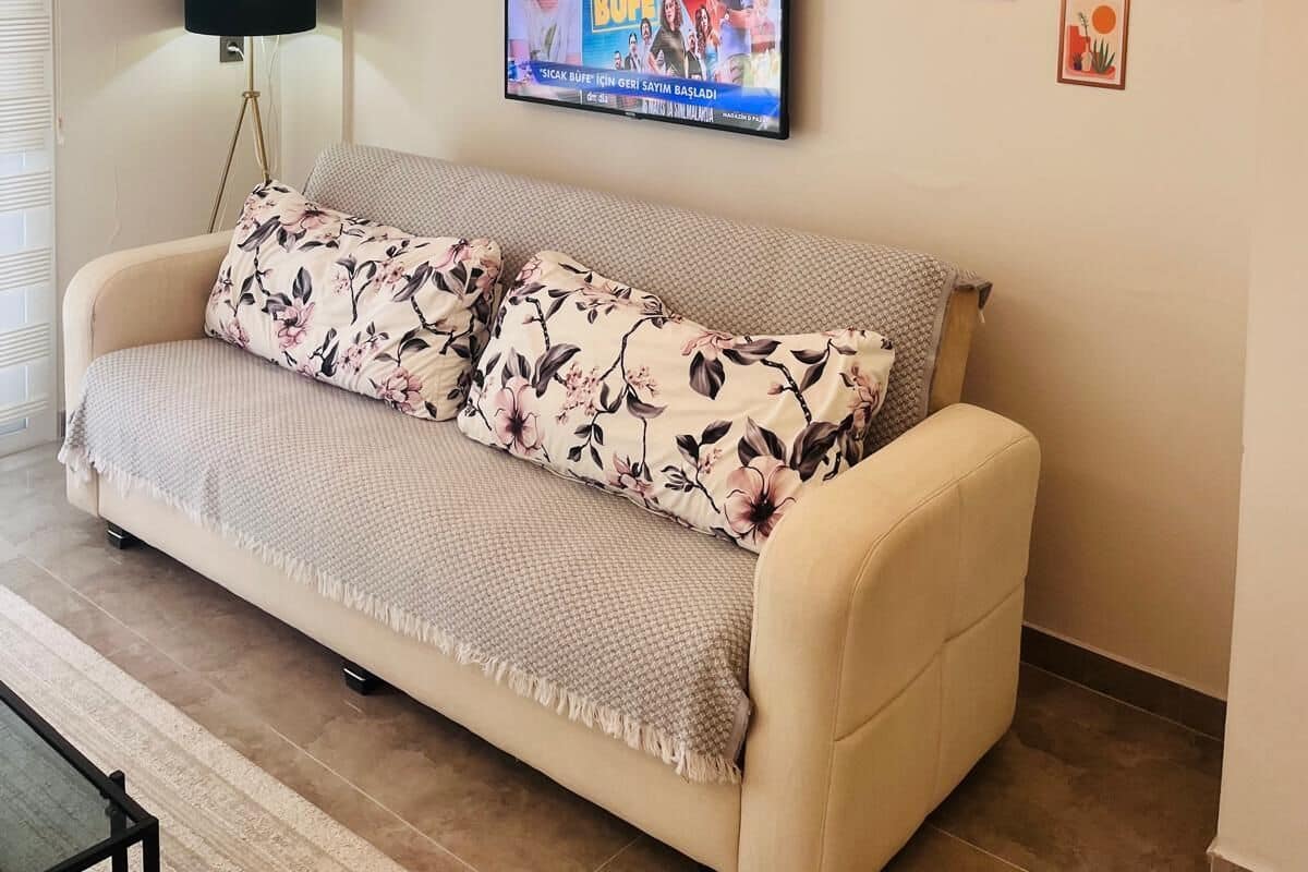 Casa Deluxe, vista città | Area soggiorno | Smart TV 43 pollici con canali premium