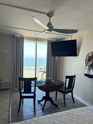 Iron/ironing board, WiFi, bed sheets - Oceanfront Oasis studio Condo at the Beach (Daytona Beach)