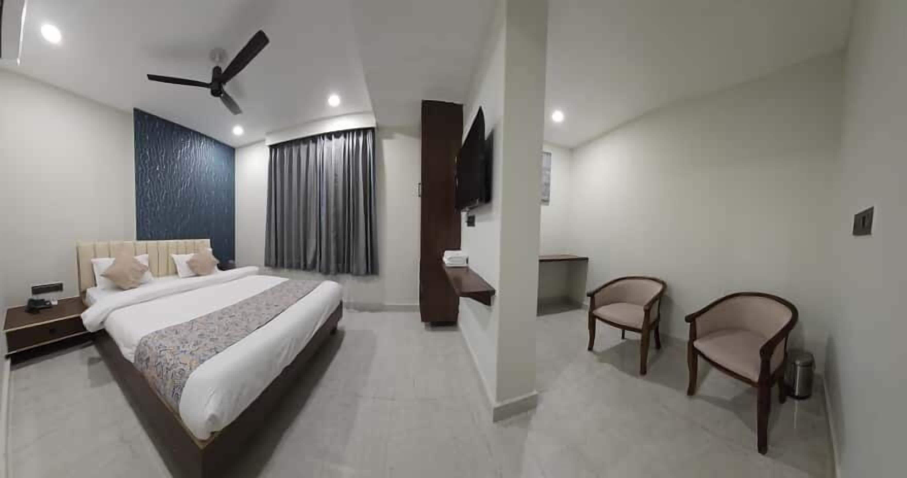 Superior Double Room | Egyptian cotton sheets, premium bedding, desk, laptop workspace