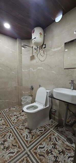 Deluxe Room | Bathroom - HOTEL NIRVANA GRAND JODHPUR (Jodhpur)