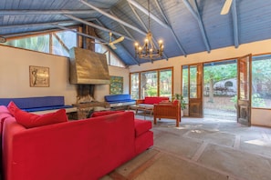 Fireplace - Lodge Los Naranjos de Mallarauco (Melipilla)