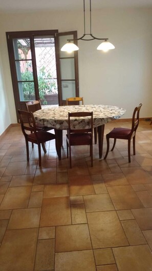 Dining - Queen Home San Giovanni (San Giovanni in Persiceto)