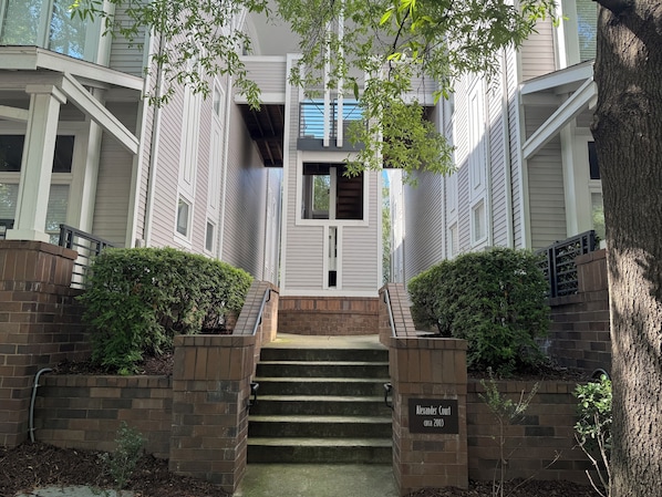 Exterior detail - Treetop Loft Studio – Walk to Uptown Hotspots (Charlotte)