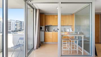 Fridge, microwave, coffee/tea maker, toaster
