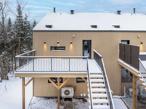 Exterior - Mountain | Sauna | Camp de base du Massif (Saint-Philémon)