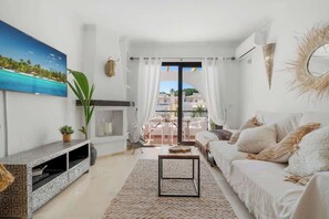 Smart TV - Boho Chick Getaway with pool view ,  in Riviera del Sol - REF 123 (Mijas)