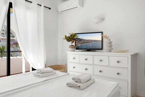 2 bedrooms, iron/ironing board, free WiFi, bed sheets - Boho Chick Getaway with pool view ,  in Riviera del Sol - REF 123 (Mijas)