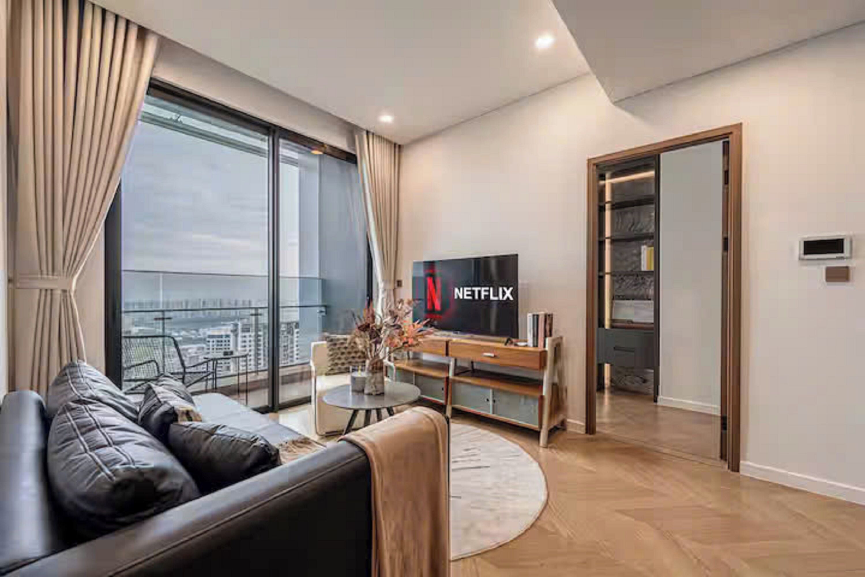 Grand Suite, 1 Bedroom, Club lounge access, City View | Egyptian cotton sheets, premium bedding, down duvets