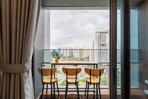 Presidential Suite, 2 Bedrooms, Club lounge access, City View | Terrace/patio - Kluxstay Lumiere Riverside Residence (An Khanh)