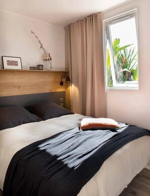 4 bedrooms, WiFi - ZEcamping 5 étoiles espace aquatique pet friendly club enfant locatif TV BBQ (Quimper)