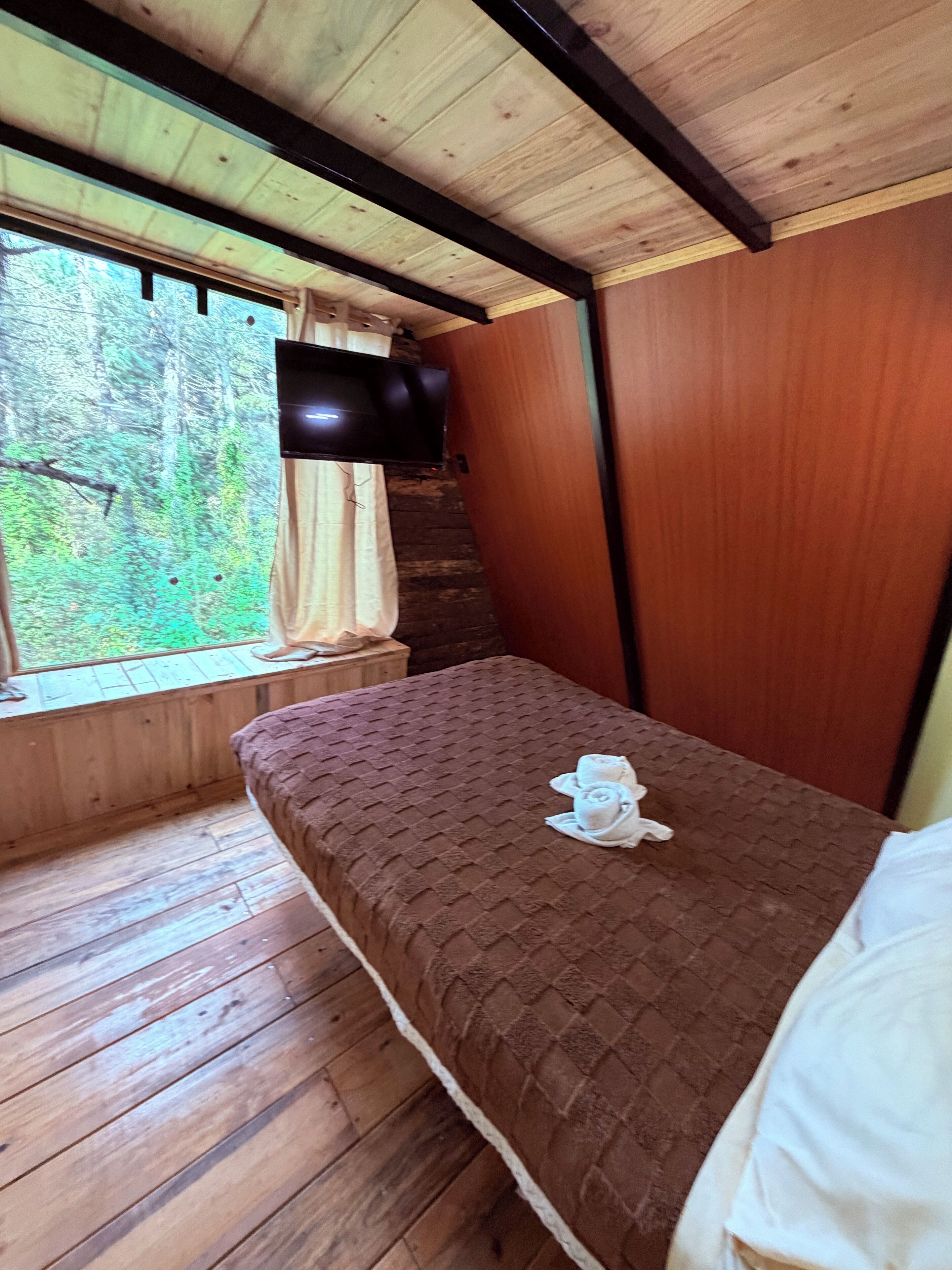 Cubrecamas, wifi gratis y ropa de cama 