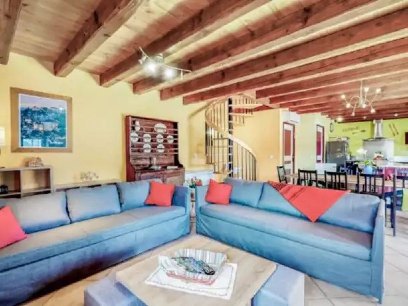 テレビ、卓球台