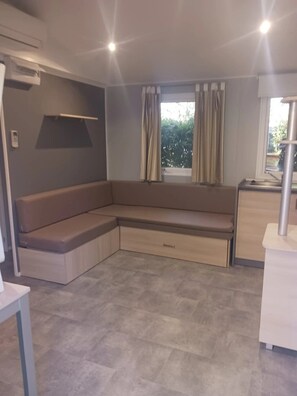 Interior - ZEcamping 4* 3km plage espace aquatique mobil-home TV clim 30m2 (Saint-Cyprien)