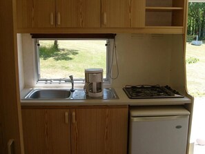 Refrigerador y parrilla de estufa 