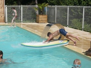 A heated pool - Camping 3 étoiles avec piscine chauffée locatif BBQ 28m2 4 pers (Mareuil en Périgord)