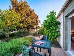 Outdoor dining - Camping 2 étoiles - ccbbdgg (Les Epesses)