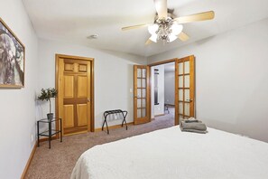 واي فاي مجانًا وملاءات أسرّة