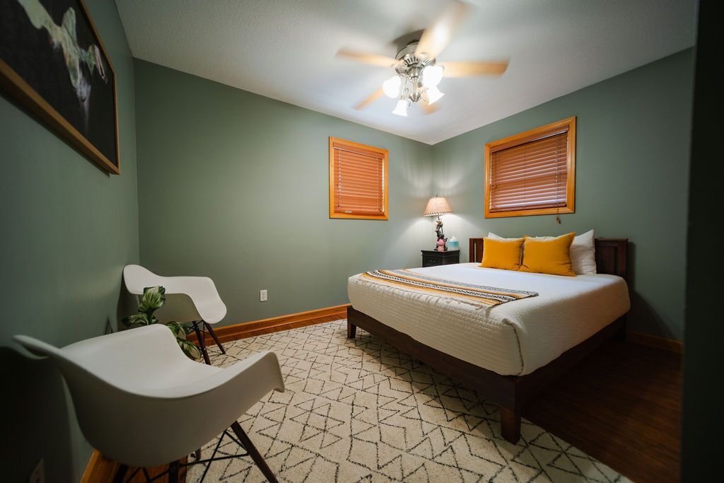 3 bedrooms, WiFi (free), bed sheets