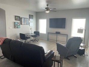 TV - Desert Retreat - Relax and Enjoy (Las Cruces)