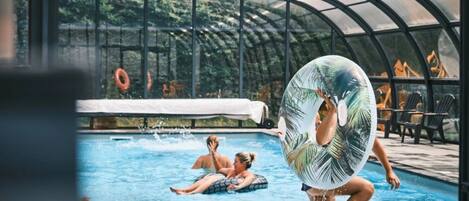 Innenpool, beheizter Pool