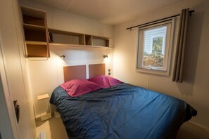 WiFi - ZEcamping 4* animé piscine couverte pet friendly mobil-home TV 26m2 (Granges-sur-Vologne)