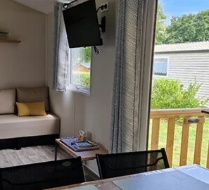 TV - ZEcamping 3* mobil-home TV BBQ 27m2 4 pers (Pordic)
