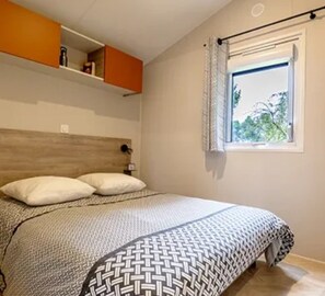 Room - ZEcamping 3 étoiles mobil-home TV LV BBQ 27m2 4 pers (Pordic)