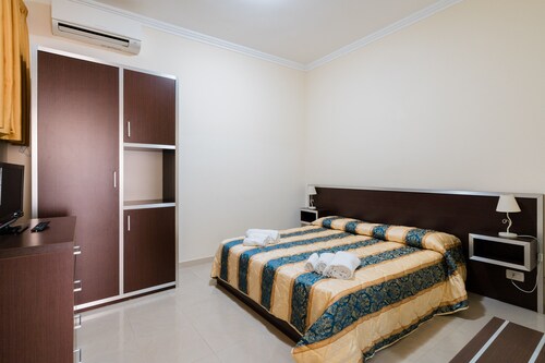 Apartment in einem Hotel 'Unit 1' mit WLAN