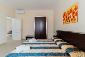 WiFi, bed sheets - Apartment in A Hotel 'Unit 1' with Wi-Fi (Gallipoli)