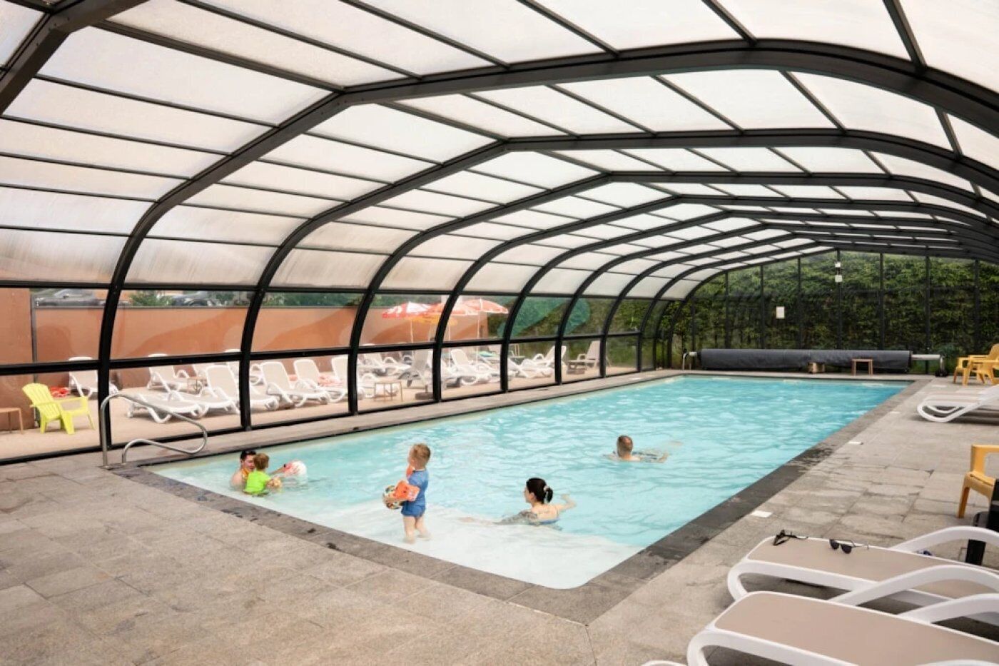 Piscine couverte, piscine chauffée