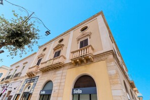 Exterior - Apartment in A Hotel 'Unit 1' with Wi-Fi (Gallipoli)