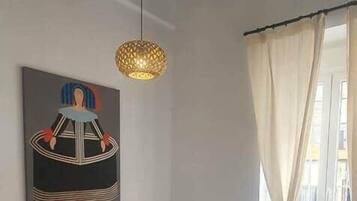 Een strijkplank/strijkijzer, wifi