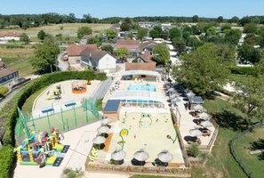 Exterior - ZEcamping 4* animé piscine couverte dog friendly locatif TV LV clim (Thégra)
