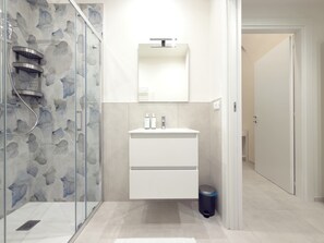 1 habitación, escritorio y acceso a internet 