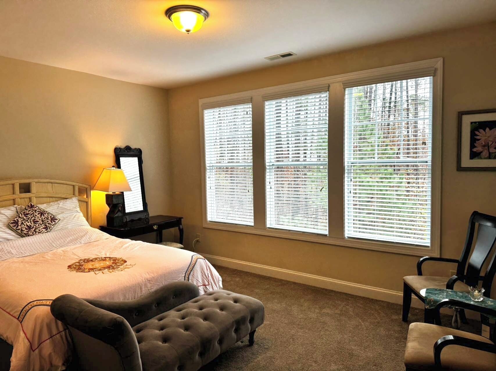 Iron/ironing board, free WiFi, bed sheets